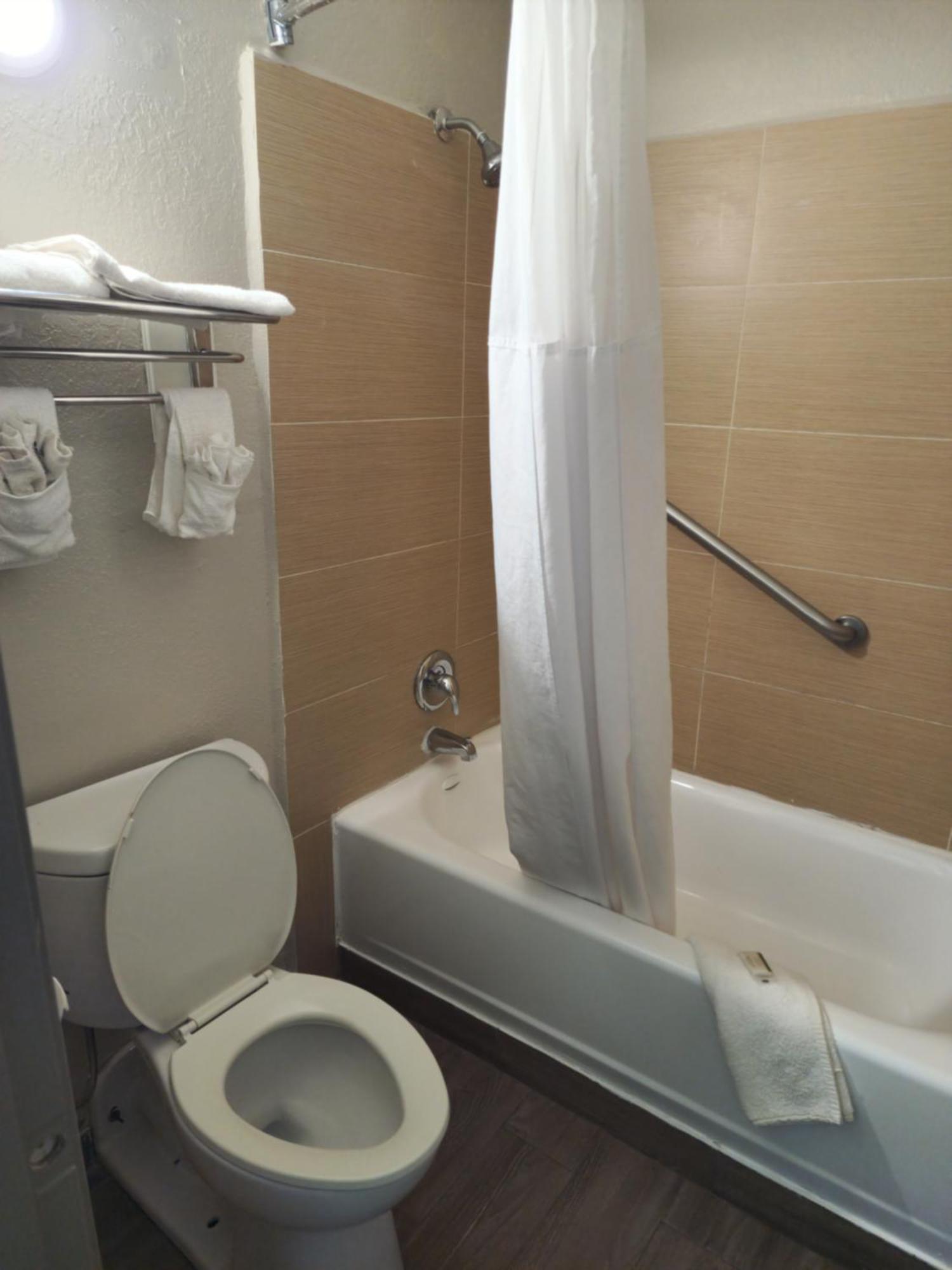 Days Inn By Wyndham Hardeeville Near Hilton Head Exterior foto