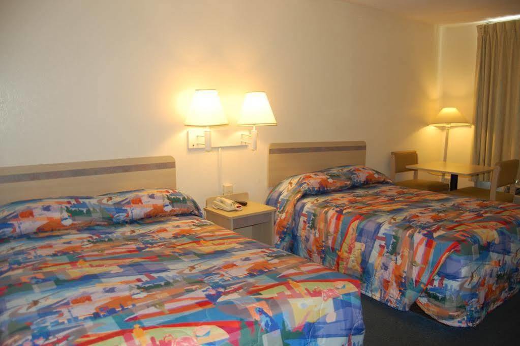 Days Inn By Wyndham Hardeeville Near Hilton Head Exterior foto