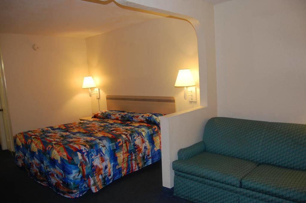 Days Inn By Wyndham Hardeeville Near Hilton Head Exterior foto